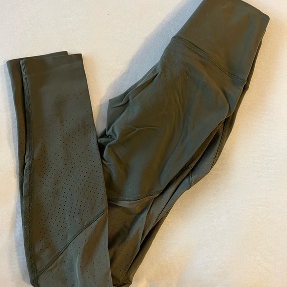 Green Lululemon leggings - Picture 1 of 2